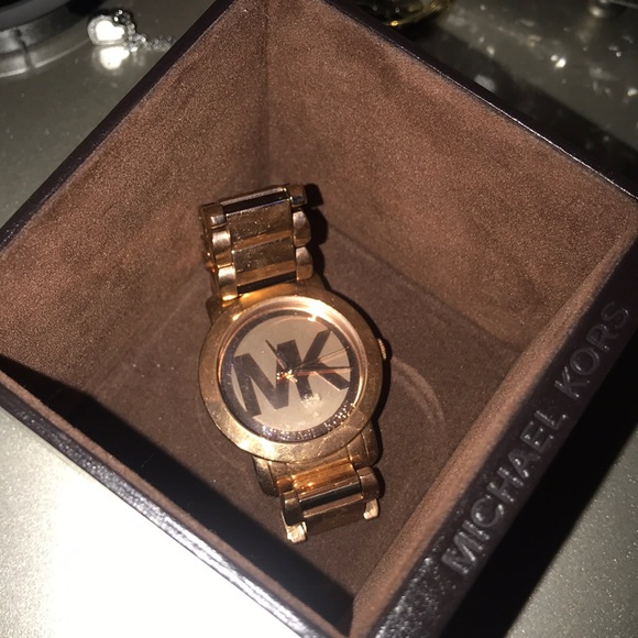 micheal kors watch - Picture 2 of 3
